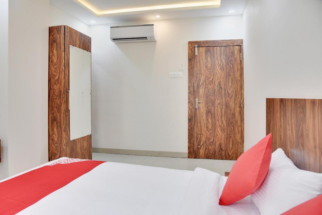 Oyo 40146 Hotel Continental Bhopal Exteriör bild