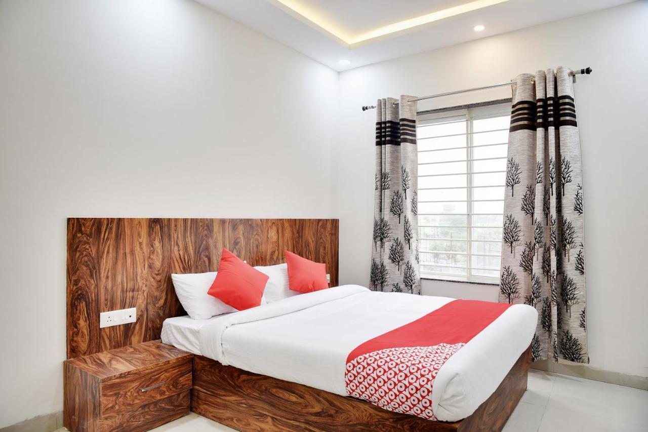 Oyo 40146 Hotel Continental Bhopal Exteriör bild