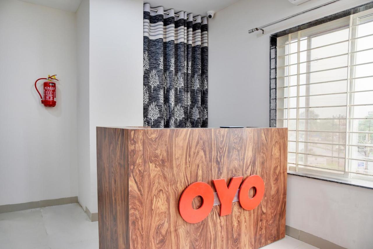 Oyo 40146 Hotel Continental Bhopal Exteriör bild